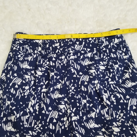 Forever 21 blue and white pattern mini skirt. M - Picture 8 of 9
